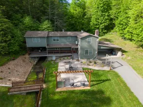 Brookside Retreat: hot tub + pickleball - Image 3