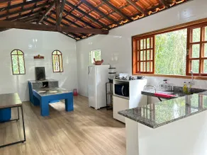 Yellow house in Macacos - Image 5