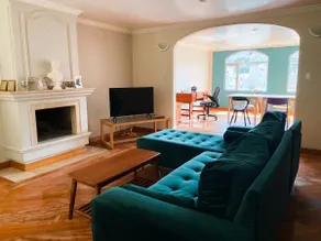 Central, Spacious, Chic and Cozy - Image 4