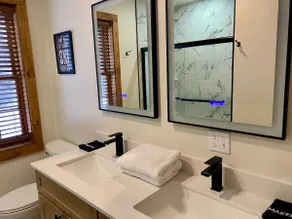 Luxury 2 Bedroom 202B - Image 3