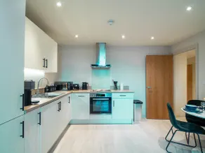 Central Leeds Apartment By Leeds Arena - Image 3