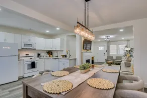 Organic Modern Apt 1mi to Masters with Pool Table - Image 3