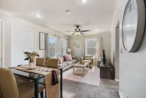 Cozy & Welcoming Small House near Downtown - Image 4