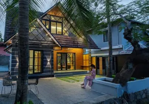 Marina Lounge Waterfront Villa in Kochi - Image 5