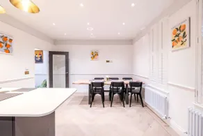 The Stanley By Allsquare Stay Modern 3 Bed 3 Bath - Image 3