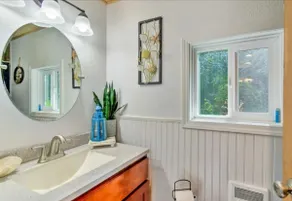 whispering water's cottage. - Image 5