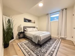 Executive Suite/2 bedroom & Private Entrance - Image 2