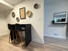 Executive Suite/2 bedroom & Private Entrance - Image 4