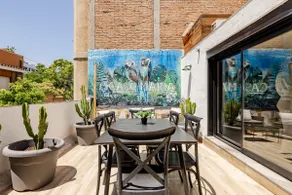Group Townhouse · Rooftop Terrace · Sleeps 7 - Image 5