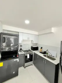 Full Comfort, Airport Area, Safe! - Image 3