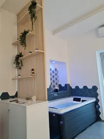 Relax room with indoor pool and whirlpool - Image 5