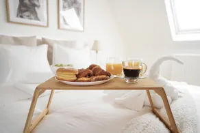 Penthouse with a Neo-Gothic Parish church view - Image 3