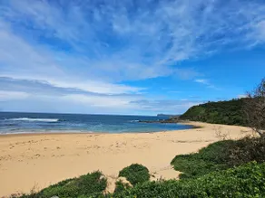 Walk to Beach, Cafés • Deck w BBQ • Coastal Escape - Image 5