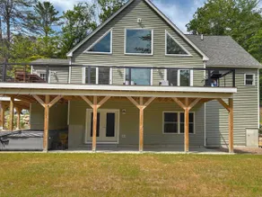 Spacious Yard & Deck | 120” Projector | 12mins-WVR - Image 5