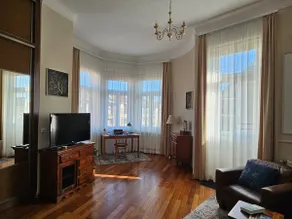 Margaret Buda Apartman city view - Image 5