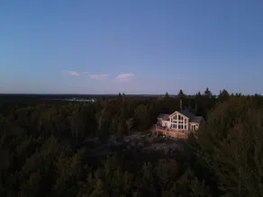 The Captain's Quarters - Image 2