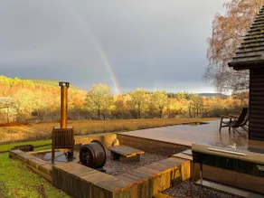 Highland Tranquility next to the River Spey in the Heart of Malt Whisky Country - Image 2