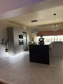 Ground floor villa with pool - Image 5