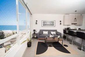 Beautiful apartment steps from the sea with parking - Image 2