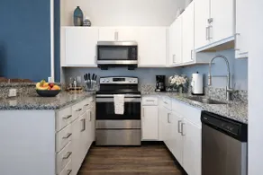 Skywalk to Convention · Free Parking · 1BR Indy - Image 3