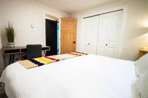 Brand New Suite In House Pet And Family Friendly - Image 4