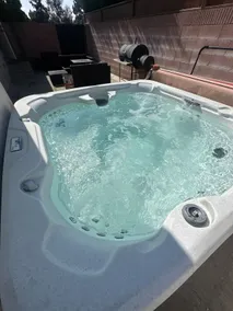LGB Getaway – Relax & Unwind with Hot tub Jacuzzi - Image 4