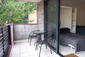 2x Studio Apartments in Islington each with AC, Bathroom, Kitchen, Laundry, Balcony and Wifi - Image 3
