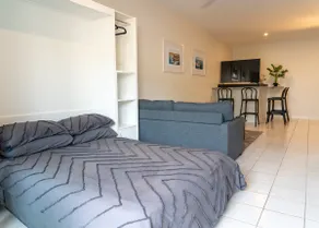 2x Studio Apartments in Islington each with AC, Bathroom, Kitchen, Laundry, Balcony and Wifi - Image 4