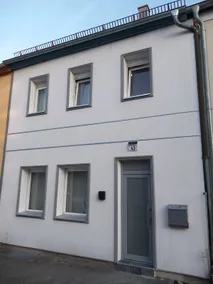 2-bed room with shower/toilet/kitchenette/refrigerator - Image 2
