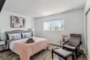 Hollywood 2 bd apt | TOP location | FREE Parking - Image 4