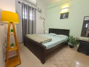 Beautiful bedroom - Image 2