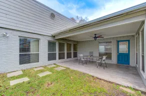 Family / Work 4BR Big Driveway Restaurants & parks - Image 4