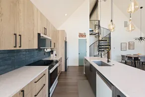 1️⃣ Mountain Modern | 2 King + 3 Twin | Dogs OK - Image 5