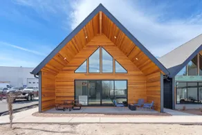 1️⃣ Mountain Modern | 2 King + 3 Twin | Dogs OK - Image 2