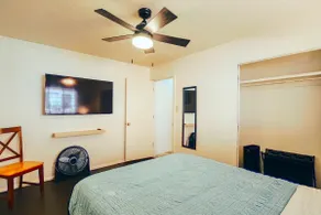 2Br Farmington Townhouse | Pets + Fenced Yard - Image 5
