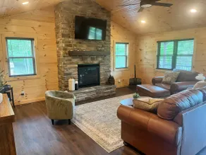 New Cabin | Close to Reynolds Rd Boat Ramp - Image 2
