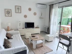Air-conditioned apartment for 4 people with private parking - Image 2