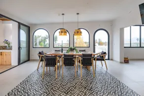 Unique beachfront house - Image 2