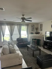 4BR Family Home /Game Room/Near Houston Outlets - Image 2