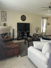 4BR Family Home /Game Room/Near Houston Outlets - Image 3