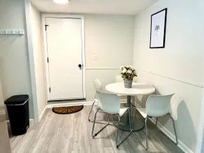 Ideal Brighton Location with Parking - Image 3