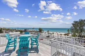 Location! Rooftop! Walk to Restaurants + Bars! - Image 2