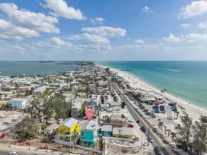 Location! Rooftop! Walk to Restaurants + Bars! - Image 4