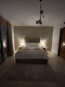2-bedroom luxury contemporary apartment Hivernage - Image 4