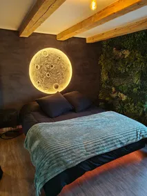 Family home with outdoor area - Image 2