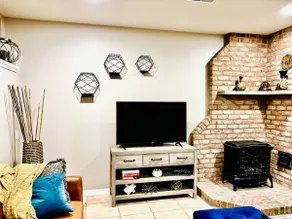 Sleeps 4 to 5/kitchen, bath, media room, pool - Image 2
