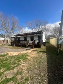 Rustic Retreat Cabin - Image 2