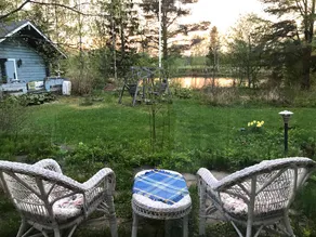 Peaceful retro home by the river - Image 5