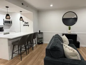 Newly Renovated Villa with King Bed at Norwich Spa - Image 4