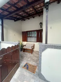 3 bedrooms, 2 bathrooms, area. - Image 2